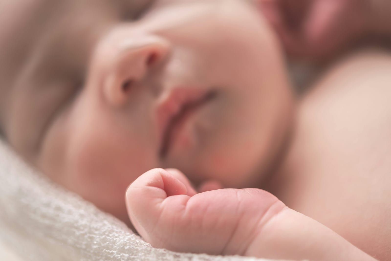Hu Chen 6yi0opzsny4 - Newborn Care